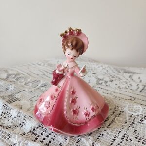 ⭐️SOLD⭐️Charming Pink Ceramic Figurine
